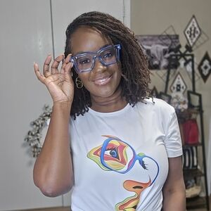 Meet your Posher, Debbie